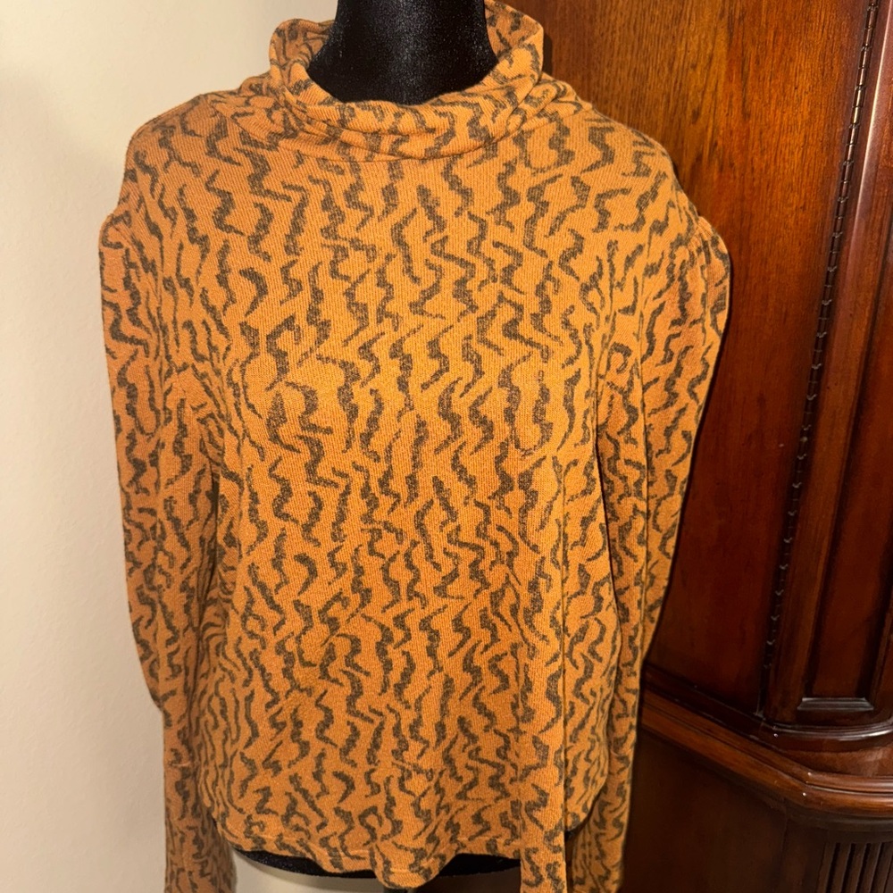 Anthropologie Puff Sleeved Turtleneck Brown Motif Top Size M